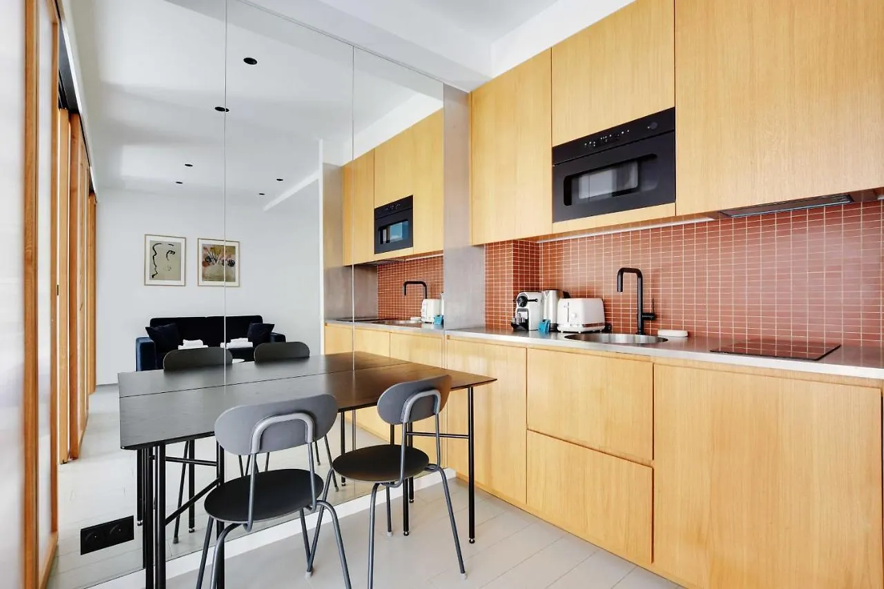 Apartment Splendid Place 2Br6P - Maraisrepublique Paris France
